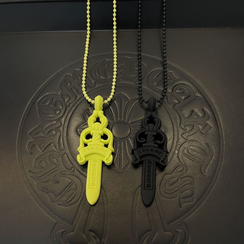 Ch**me He**ts necklaces